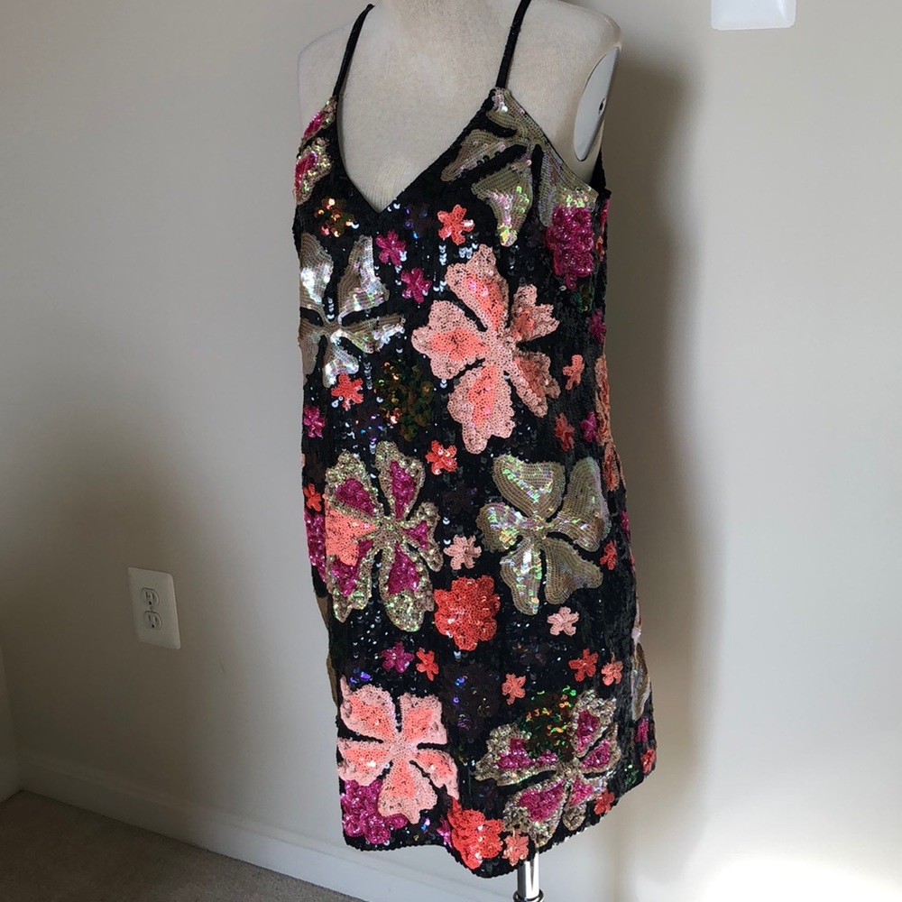 FRENCH CONNECTION FLORAL SEQUIN COCKTAIL DRESS - Picture 4 of 7